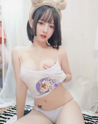 女生光屁屁让男人捅_十万网红美女美酱